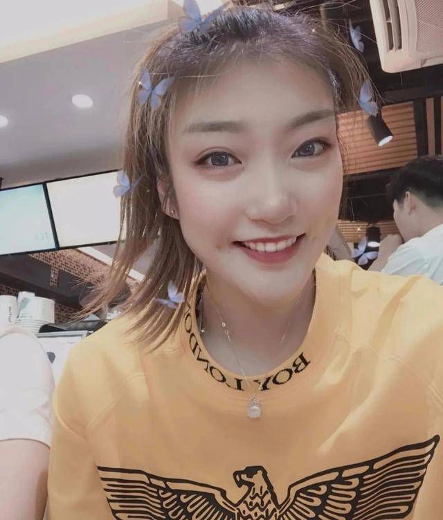 亚洲三级免费观看