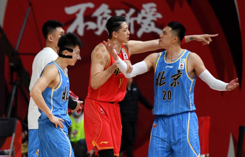 女教师夹震蛋上课被老师发现